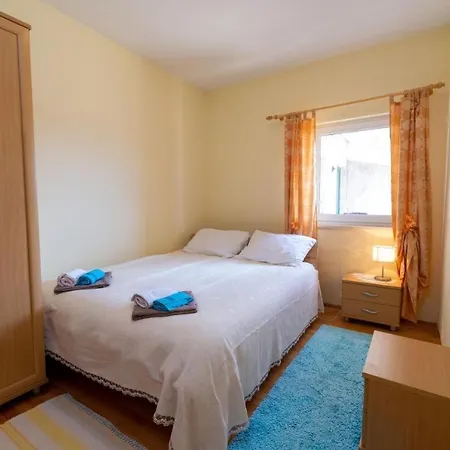 Apartment Family Friendly With A Swimming Pool Krusevo, Novigrad - 23039 *