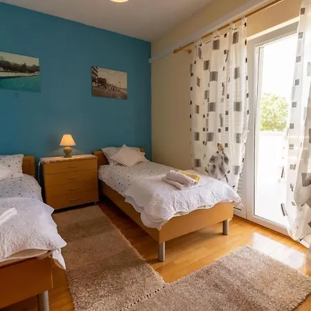 Apartment Family Friendly With A Swimming Pool Krusevo, Novigrad - 23039 Obrovac